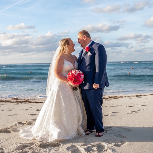 Meet your Posher, Stephanie - Picture 1 of 1